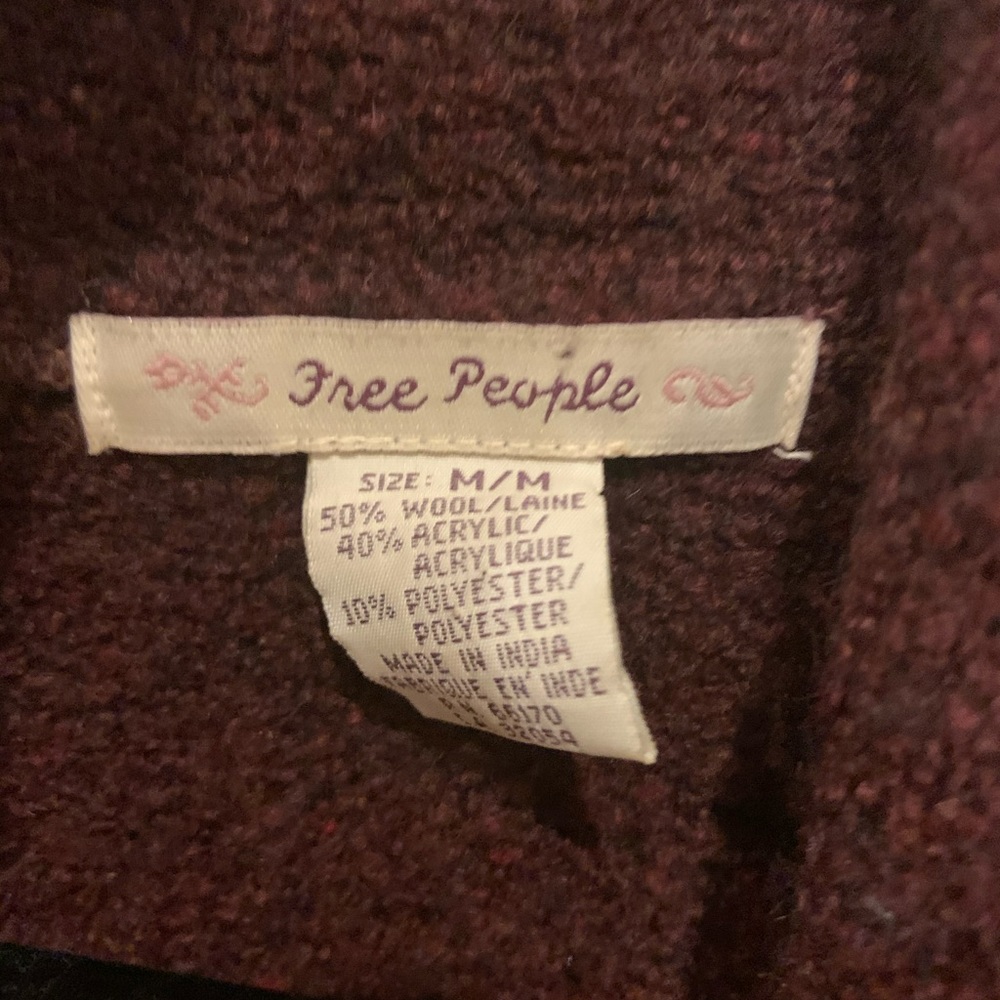 sweater - Picture 4 of 4